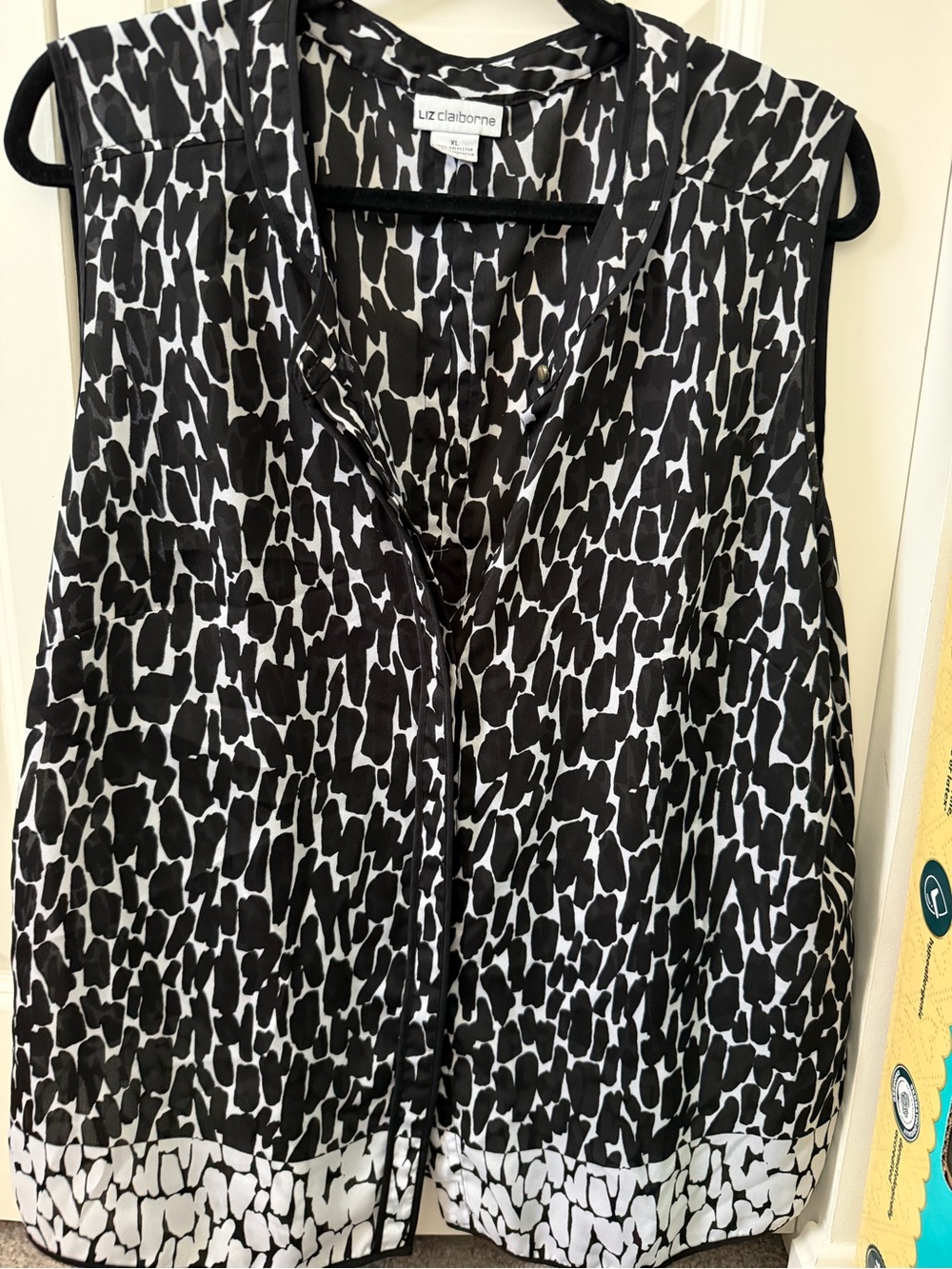 Liz Claiborne Black & White Sleeveless Blouse